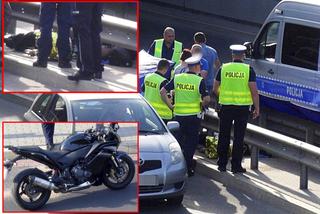 Warszawa. Makabryczny wypadek w Wawrze. 35-latek wbił się motocyklem w bariery. Na ulicy kałuża krwi 