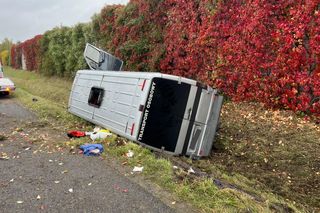 Wypadek busa na S7 pod Grójcem. 11 osób rannych, w akcji śmigłowiec LPR