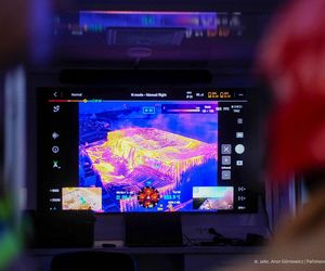  Kawle. Pożar zakładu przetwórstwa drobiowego. 120 strażaków walczy z żywiołem w czwartek, 14 sierpnia. Jeden z nich zaginął [ZDJĘCIA]