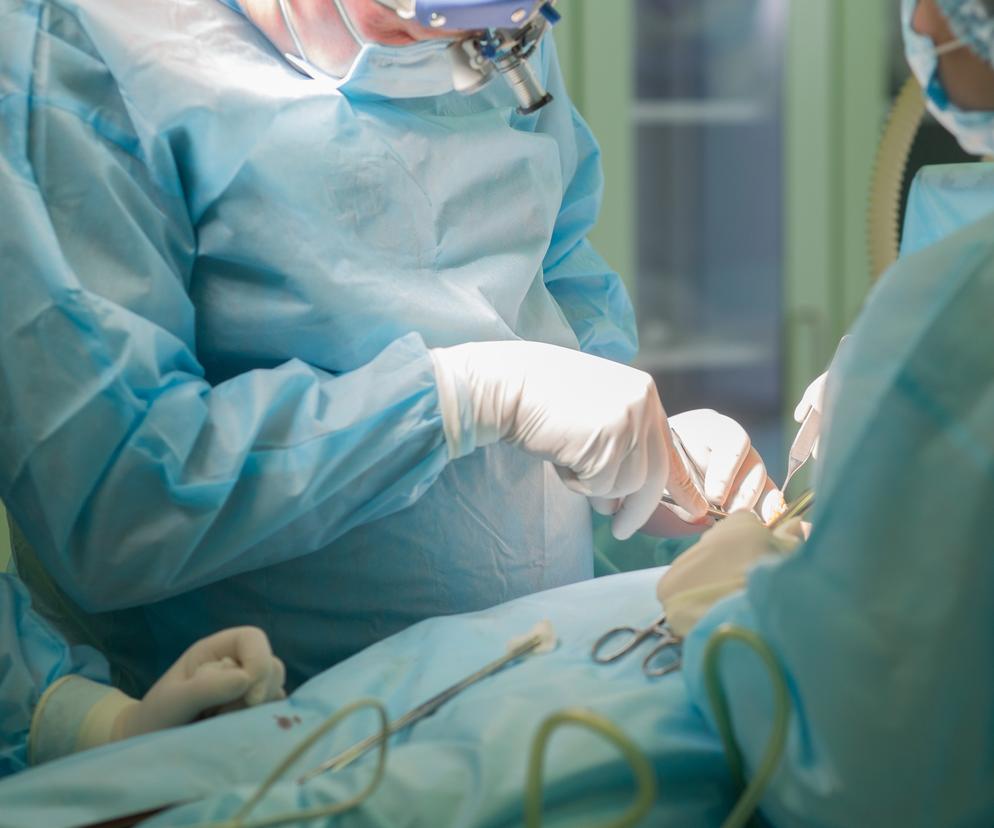 W polskim szpitalu chirurdzy usunęli gigantycznego guza. Ważył 42 kg