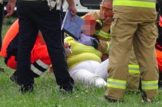 Tragedia w Warszawie. Tramwaj przytrzasnął 4-letniego chłopca i ciągnął po torowisku. Dziecko nie żyje, jego babcia zemdlała