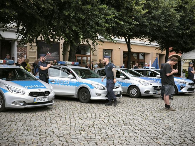 Manifestacja przeciwko niechęci do imigrantów w Lesznie 