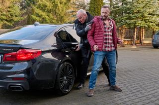 Na Wspólnej odc. 3986. Jakub (Przemysław Cypryański), bandzior Kisiela (Michał Waleszczyński-Lis)