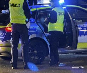 Potworny wypadek w Warszawie. Zderzenie karetki z autem osobowym. Są ranni