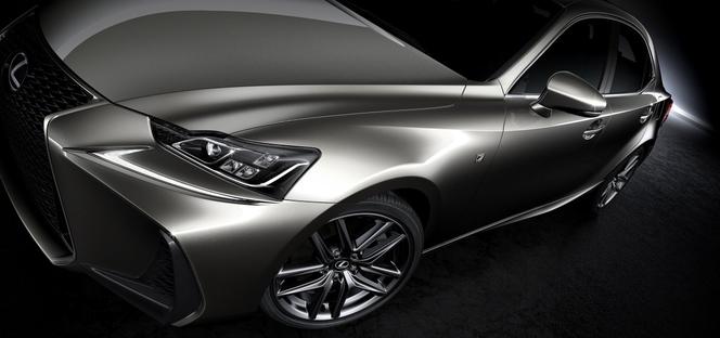 Lexus IS 200t lifting 2017