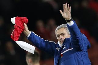 Arsenal - Chelsea 0:2. Jose Mourinho świętował z koszulką Mesuta Ozila!