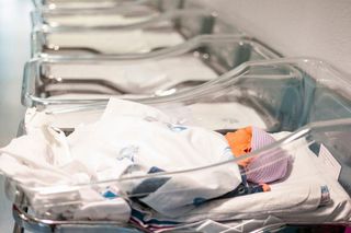 Noworodki szukają rodzin zastępczych. „Jesteśmy pełni nadziei”