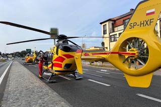 Pożar kamienicy w Starogardzie Gdańskim. Dwoje dzieci w ciężkim stanie. Zabrały je śmigłowce [ZDJĘCIA].