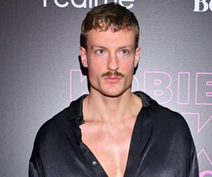 Tadeusz z Top Model dostaje od fanek nagie zdjęcia. Co na to jego partnerka?