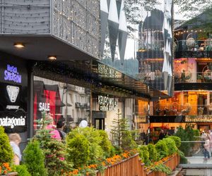 Centrum Handlowe Krupówki 40. „Oscypkowy detal” staje się pretekstem dla betonowych gigantów