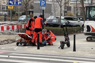 Staranował hulajnogę, uciekł i wrócił. Wypadek w samym centrum Warszawy 