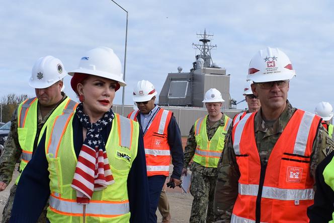 Ambasador USA, Georgette Mosbacher odwiedziła bazę amerykańskiej Marynarki Wojennej w Redzikowie
