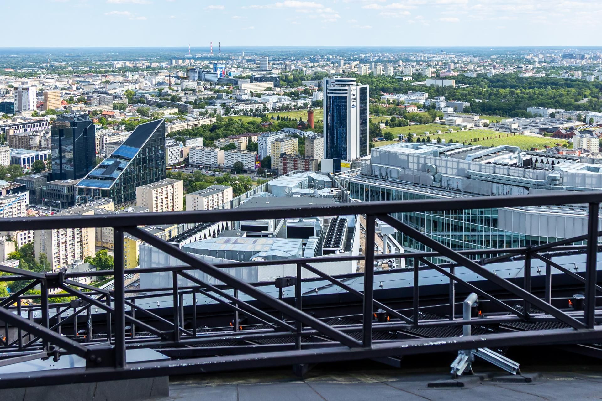 Skyliner. Widok na Warszawę