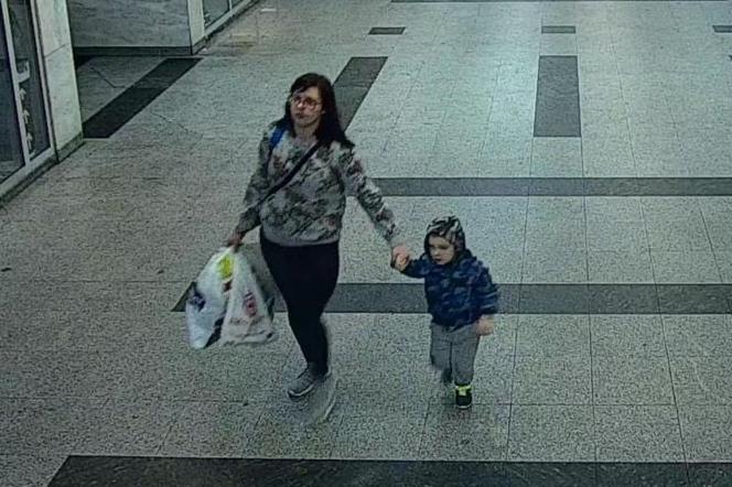 Sosnowiec: Kobieta zostawiła bez opieki w centrum miasta 4-letniego chłopca. Teraz jest poszukiwana przez policję