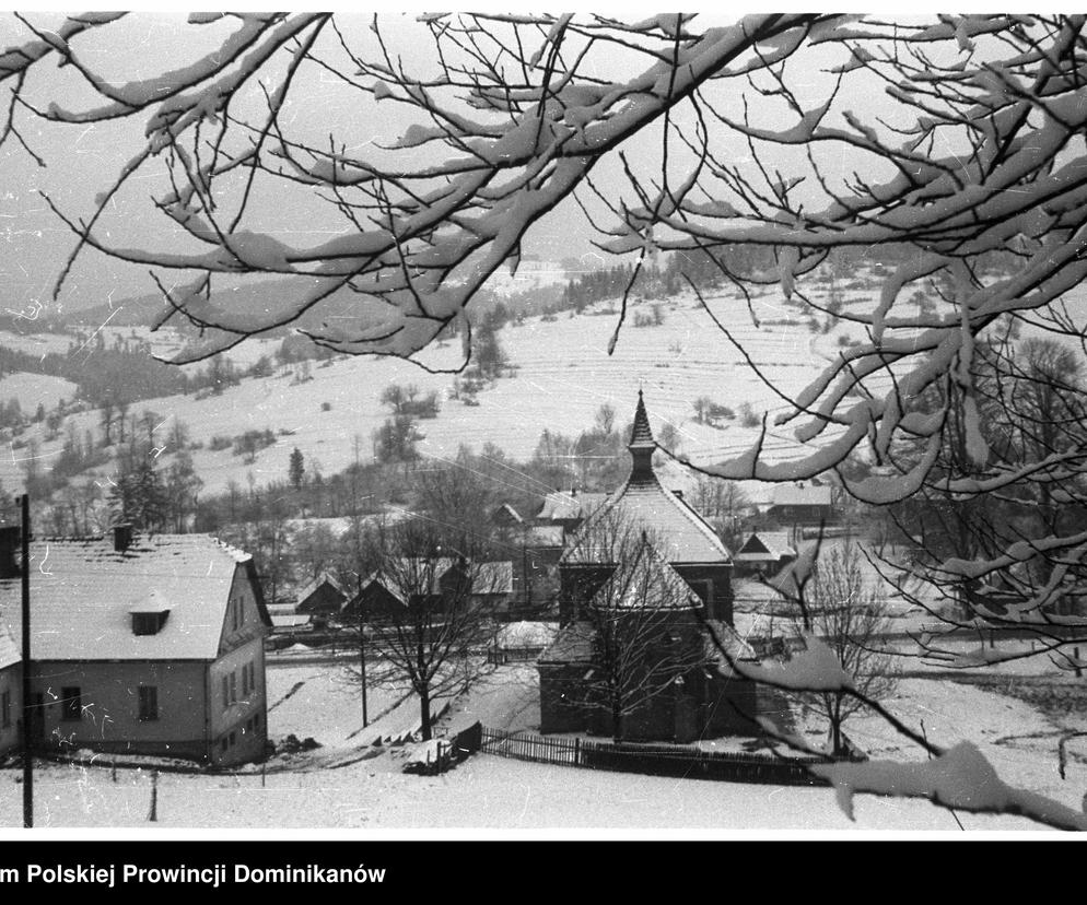 Śnieżna zima w Korbielowie. Wyjątkowe zdjęcia sprzed 60 lat