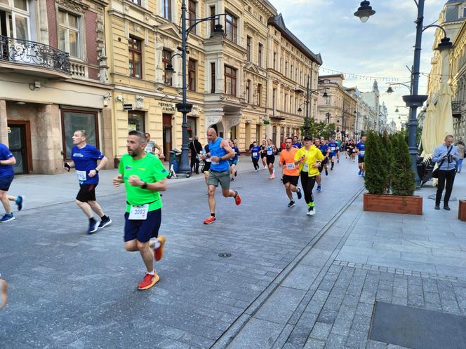 Rossmann Run 2025. Tłumy biegaczy wzięły udział w biegu ulicą Piotrkowską