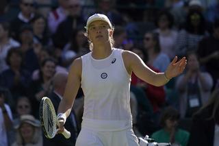 Sensacyjna porażka Igi Świątek na Wimbledonie. Reakcje nie zostawiają wątpliwości, dobitne opinie