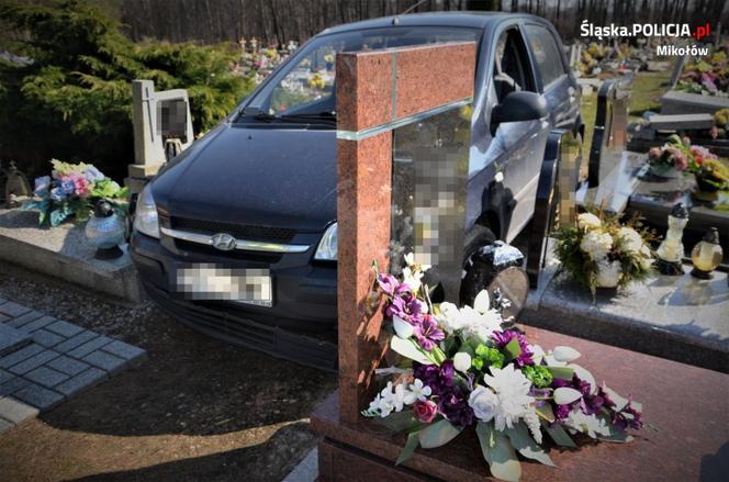 SZOK! Wjechał samochodem na cmentarz i uszkodził aż 22 nagrobki [ZDJĘCIA]
