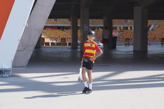 Pożegnianie Murawy na Chorten Arenie. Jagiellonia Białystok rozdaje boisko swoim kibicom
