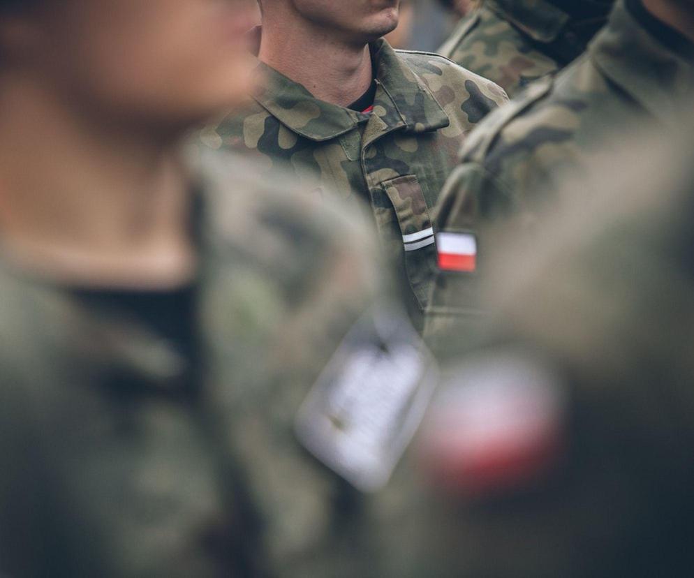 Obchody Święta Wojska Polskiego w Olsztynie. Piknik militarny i defilada. Zobacz, co będzie się działo