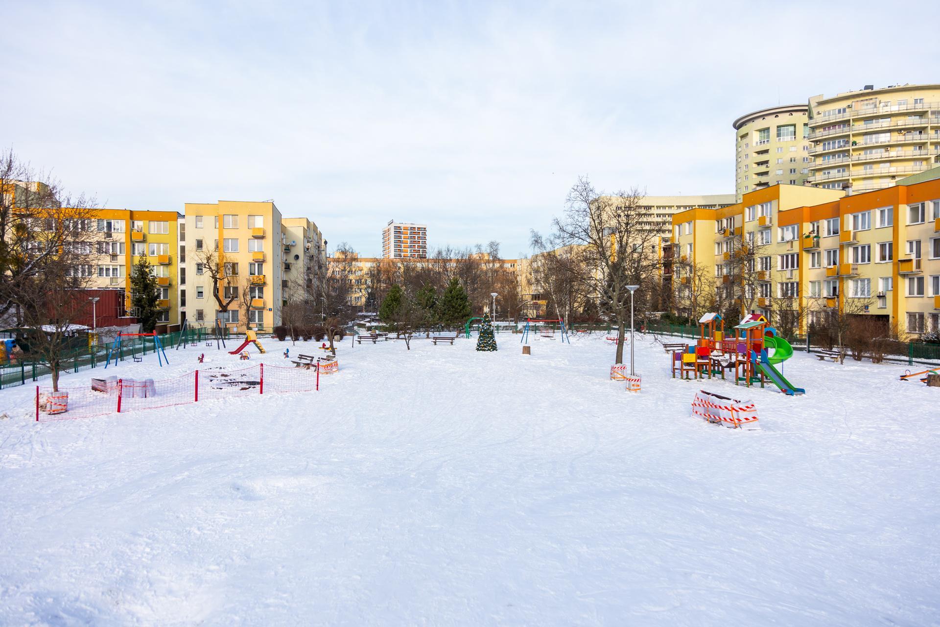 Przyczółek Grochowski - zdjęcia warszawskiego Pekinu. Zobacz, jak wygląda najdłuższy blok w Polsce