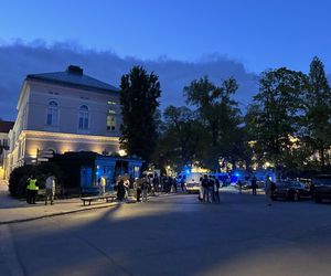Masakra siekiera na Uniwersytecie Warszawskim. Kobieta z podciętą głową