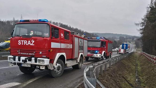 Poważny wypadek na zakopiance w Mogilanach