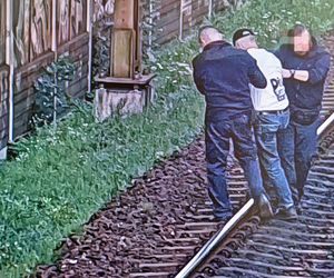 Chwile grozy w Trójmieście. Mężczyzna leżał na torach. Trzeba było wstrzymać ruch pociągów!
