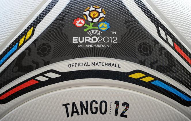 Tango 12 - piłka na Euro 2012