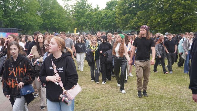 Kortowiada 2025. Koncerty na Plaży Kortowskiej przyciągnęły tłumy. Tak wyglądał drugi dzień imprezy!