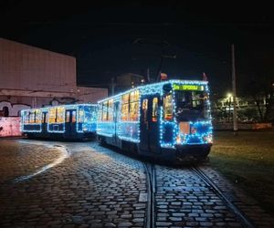 W tym tramwaju we Wrocławiu poczujesz magię świąt. To będzie magiczna podróż w czasie