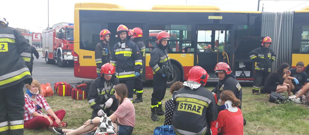 1. Poważny wypadek na rondzie Sybiraków w Łodzi