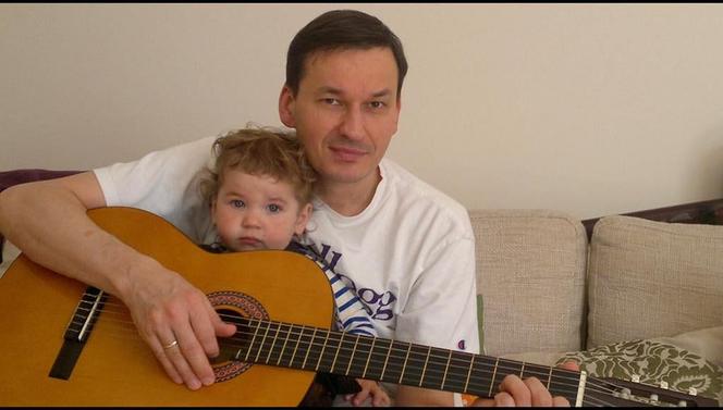 2. Mateusz Morawiecki i gitara 