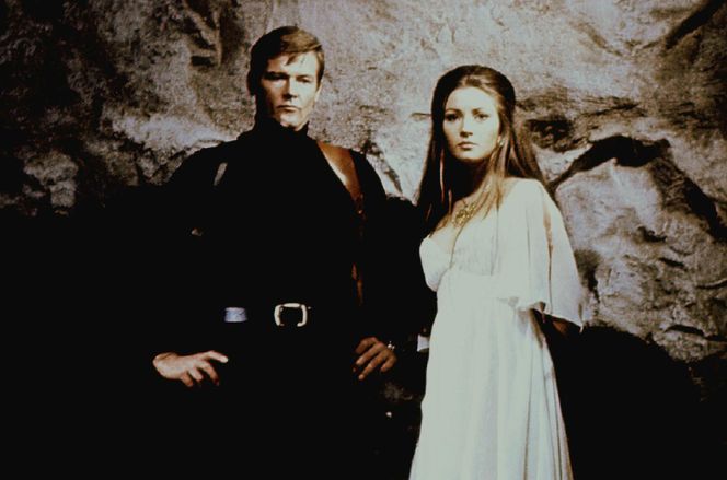 Jane Seymour, Roger Moore