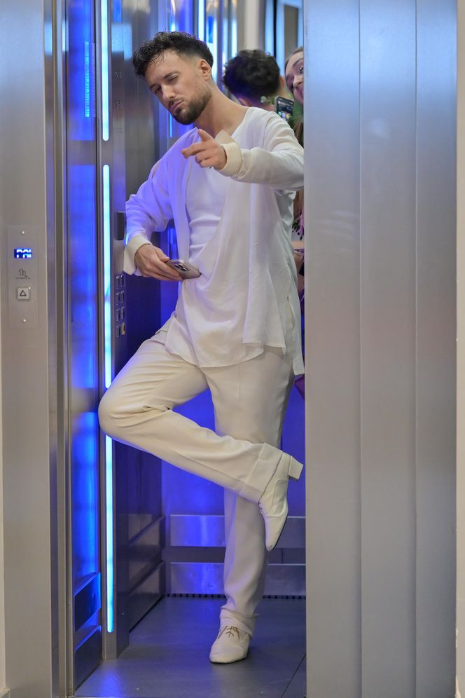 Kulisy "Tańca z Gwiazdami". Zmęczona Bursztynowicz, zakochani Kaczorowska i Rogacewicz. Szok, co zrobił Sikora