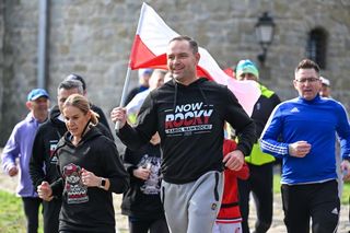 Awantura na wiecu Karola Nawrockiego. Baner wywołał burzę, przyjechała policja!