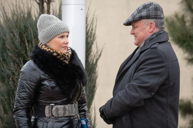 Na Wspólnej odcinek 2787, Ilona (Anna Samusionek), Wszoła (Marek Kasprzyk)