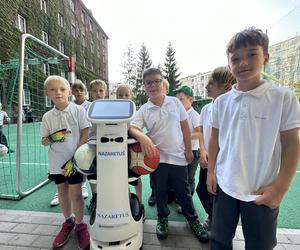 Pierwsza szkoła obsługiwana przez robota!
