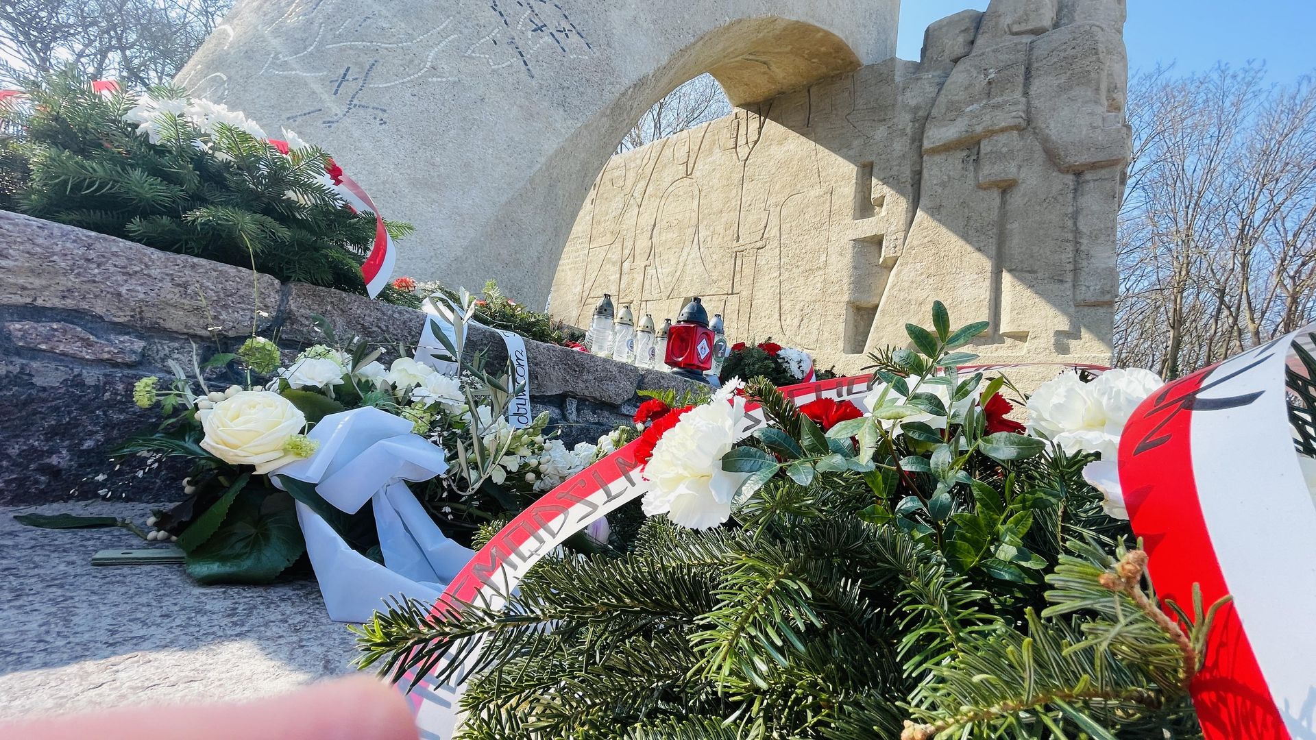 Kołobrzeg - Pomnik zaślubin z morzem