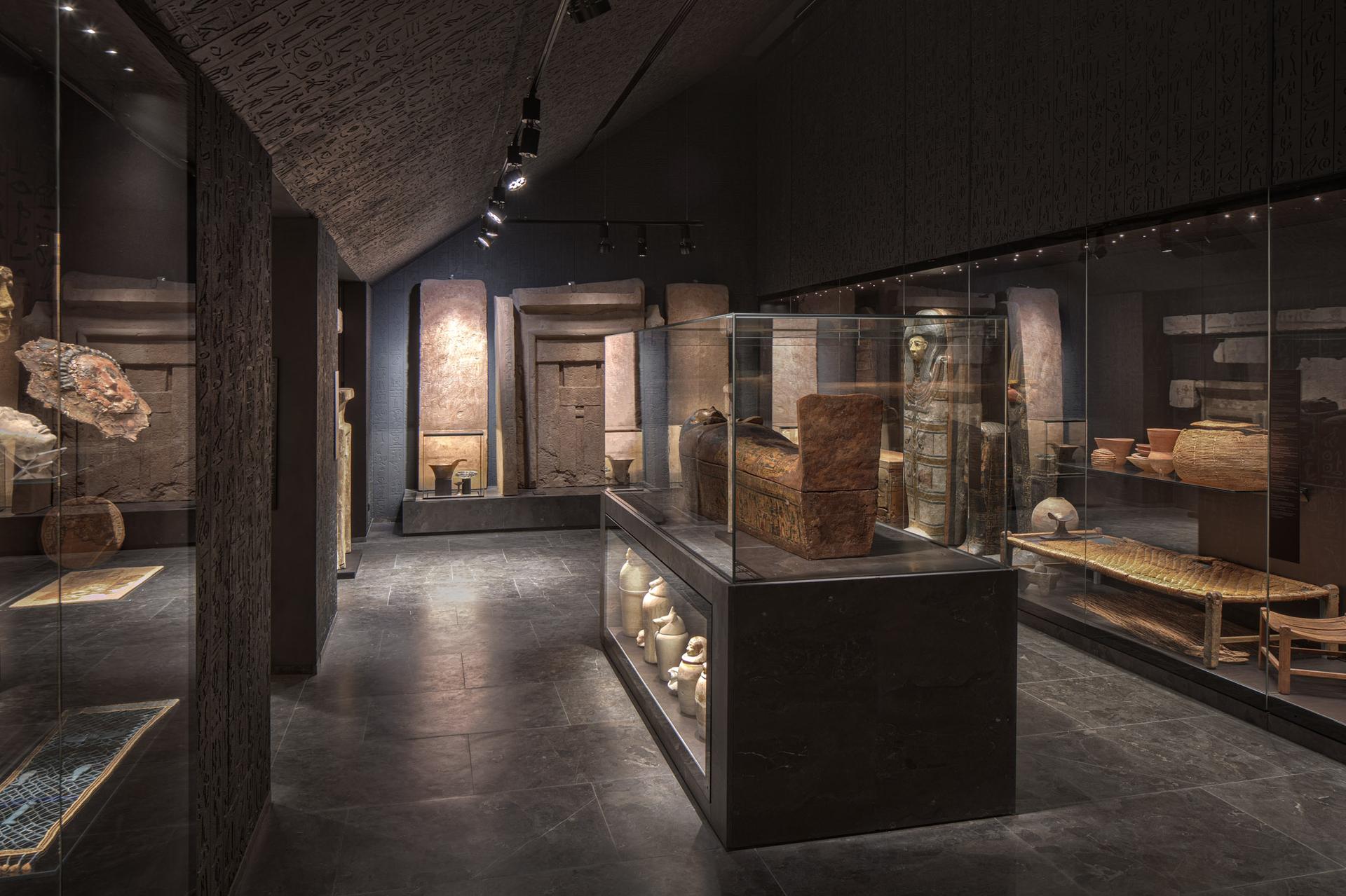 Galeria Sztuki Starożytnej projektu Nizio Design International: fotospacer po zmodernizowanych wnętrzach