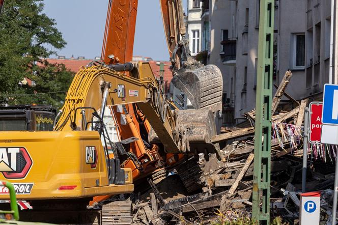 Dwóch strażaków zginęło w pożarze kamienicy w Poznaniu. Teraz doszło tam do kolejnego wypadku