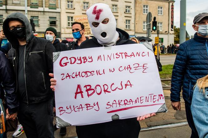 Strajk Kobiet: Protest w Gdańsku! Policja użyła gazu. 4 osoby zatrzymane [ZDJĘCIA]