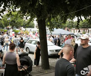 Manifestacja pod hasłem Sto nielegalnej imigracji w Lesznie