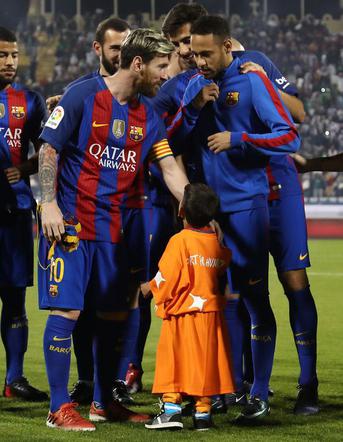 Leo Messi z afgańskim chłopcem