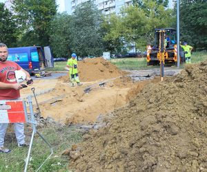 Paraliż w Warszawie. Awaria wodociągowa zarwała jezdnię al. Wilanowskiej