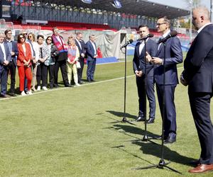 Premier Mateusz Morawiecki na stadionie Rakowa Częstochowa