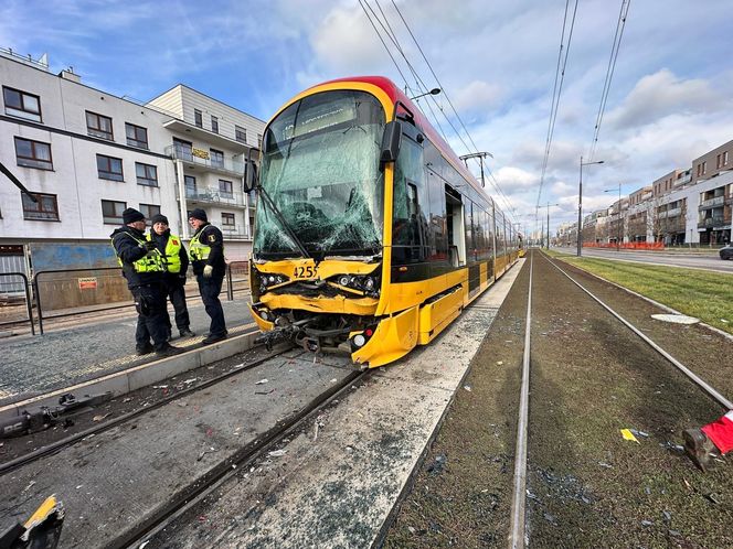 Zderzenie dwóch tramwajów w Warszawie. Wiele osób rannych