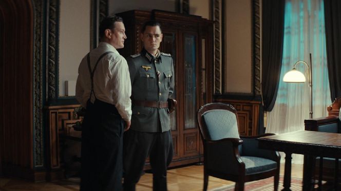 Zatoka szpiegów 2, ostatni odcinek 19. Bergman (Paweł Ławrynowicz), Franz (Bartosz Gelner)