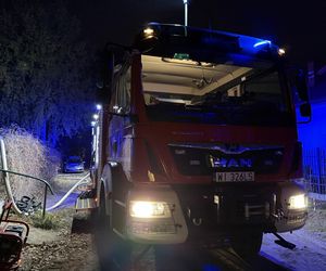 Zwęglone ciało człowieka w spalonym budynku. Tragiczny pożar w Warszawie