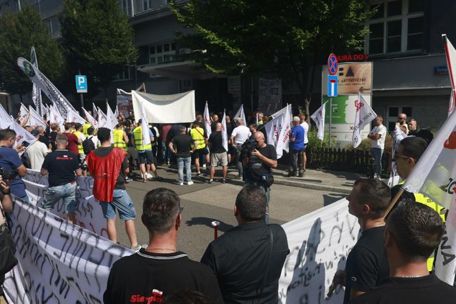 Protest górników i hutników ze Śląska w Warszawie
